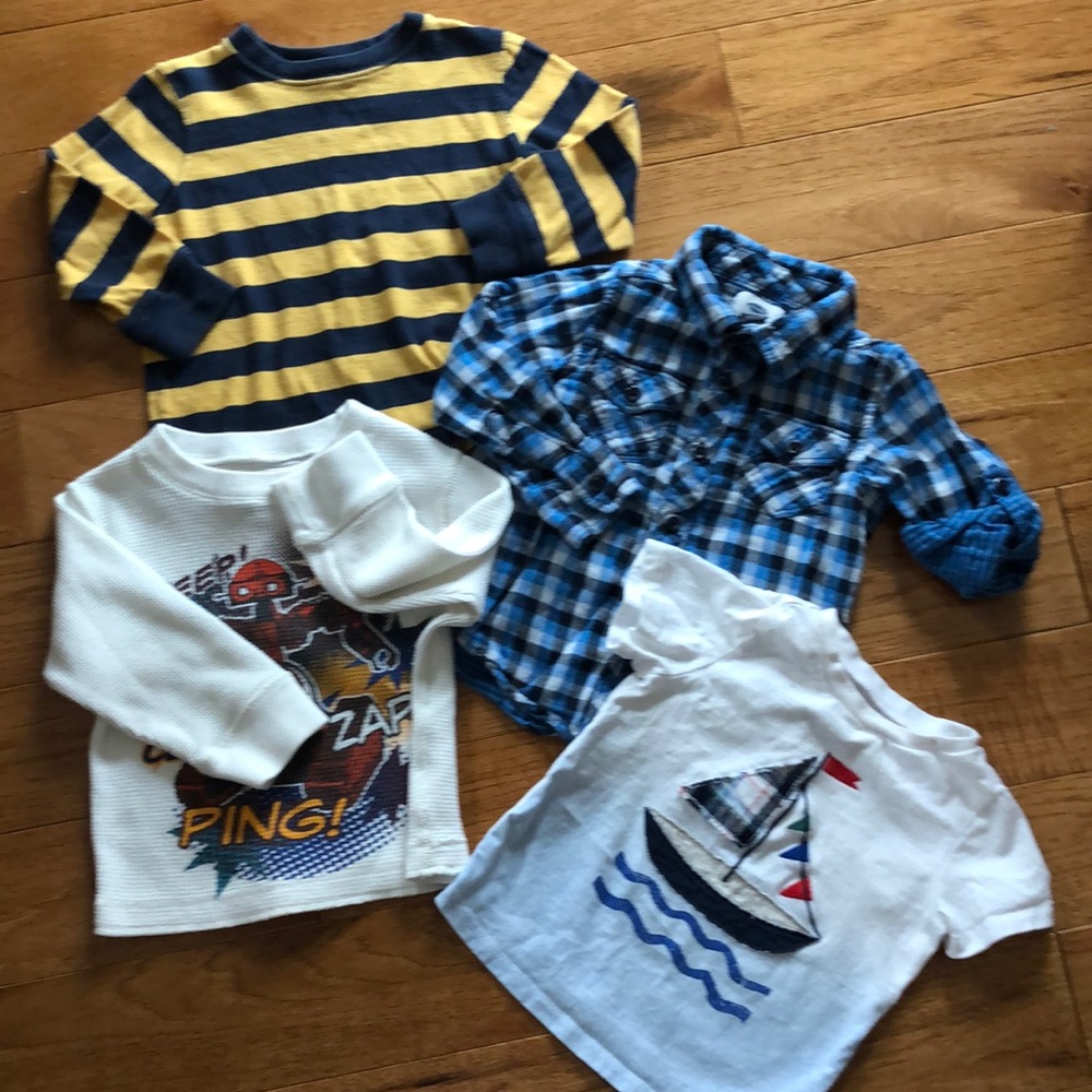 ☘️$6 24/2T shirt Bundle. No tears, stains or holes